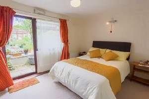 bed&breakfast-melrose-house-london-uk.jpg