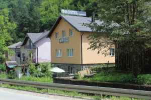 hostel-srebrenica-bosnia.jpg