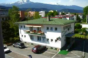 gartenhotel-baumann-innsbruck-0.jpg