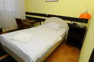 residential-home-dom-penzionera-tuzla-single-room.jpg