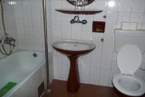 residential_home_dom_penzionera_tuzla_bathroom.jpg